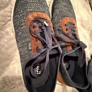 TRUE linkswear Wanderlux spikeless golf shoes